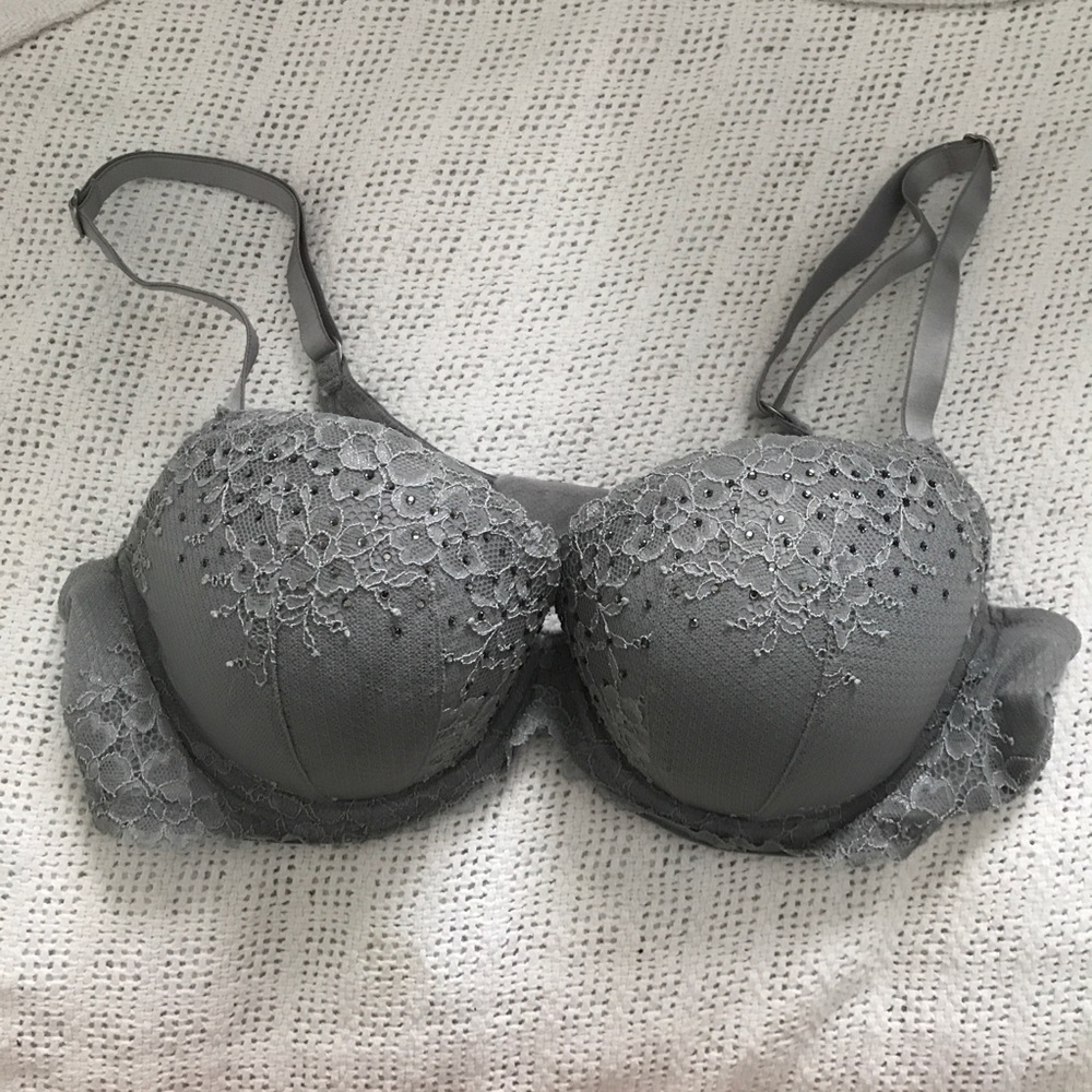Grey detail aerie bra!😍🌀